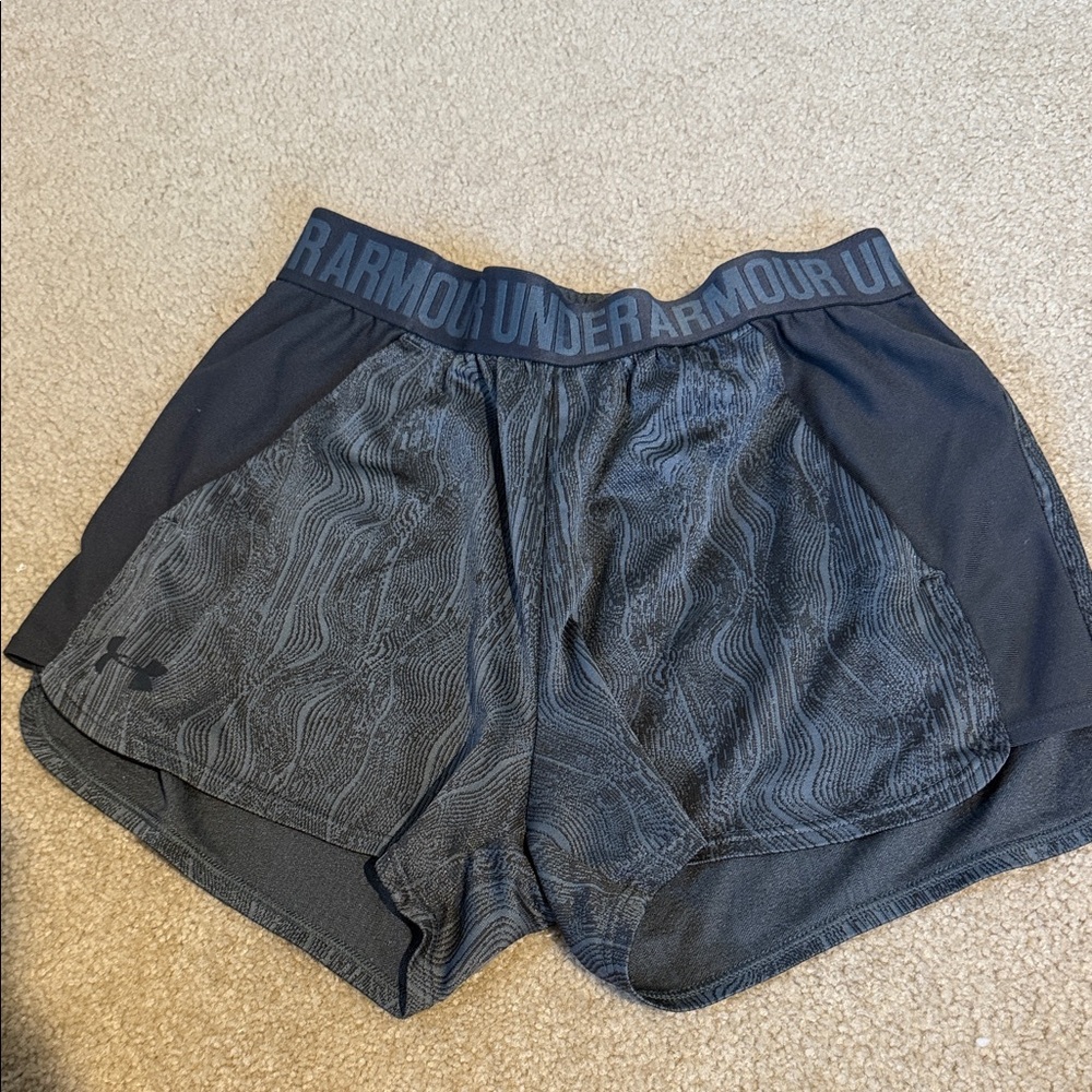 Under Armour Women's Gray Patterned Athletic Shorts